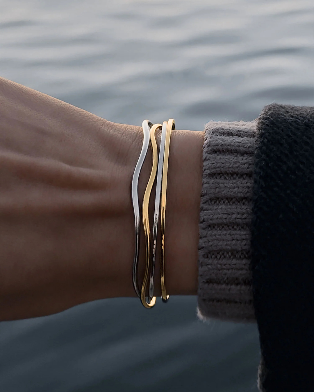 Nyitott Minimal Karkötő